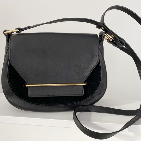 Vince Camuto Handbags - Vince Camuto Eda Leather Crossbody Bag